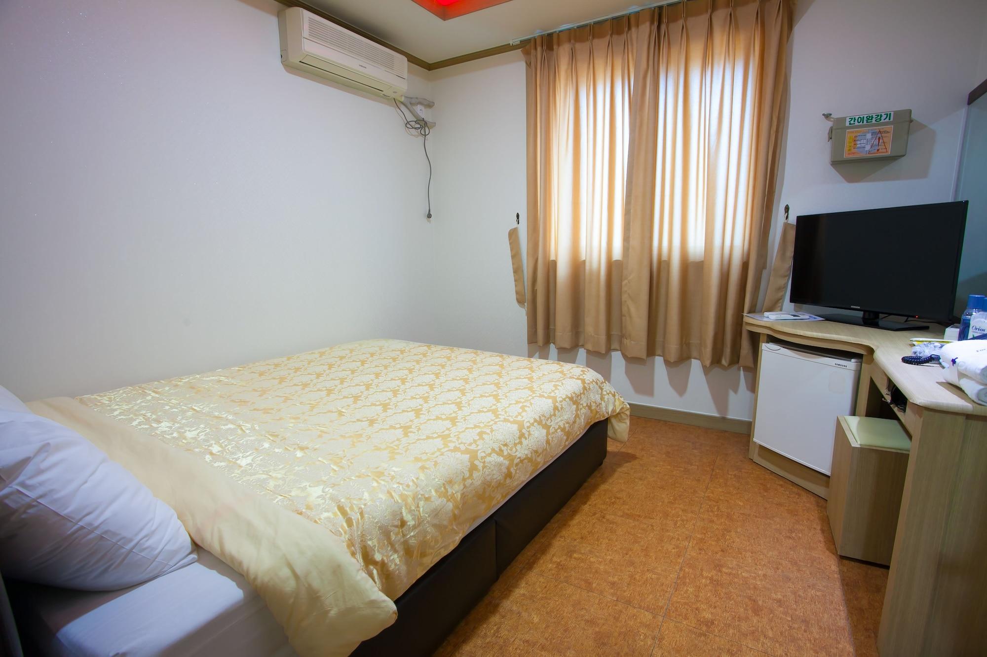 ซวนโบ ไซปัน ฮอตสปริง โฮเต็ล Motel ชองจู ภายนอก รูปภาพ